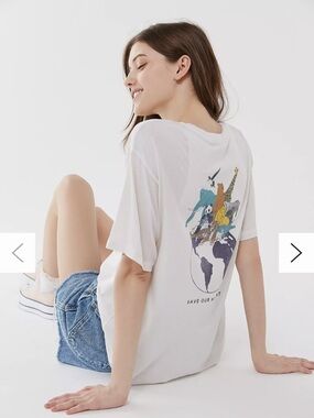 Urban Outfitters Save Our Habitat Graphic Tee Oversized Animal Print Tee XS